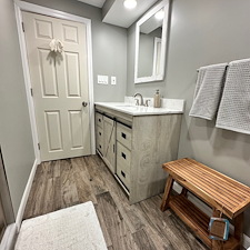 Bathrooms 1